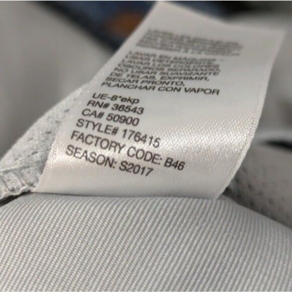 Gray IZOD Golf Bermuda Shorts Tailored Stretch Polyester Size 6 Women's - Picture 8 of 8